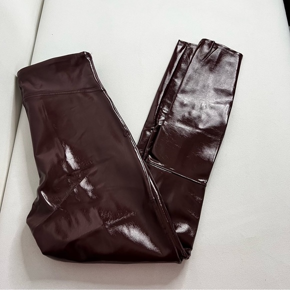 SPANX Shape Faux Leather Patent Leggings Size Medium Petite Ruby Burgundy Shiny - Picture 1 of 13